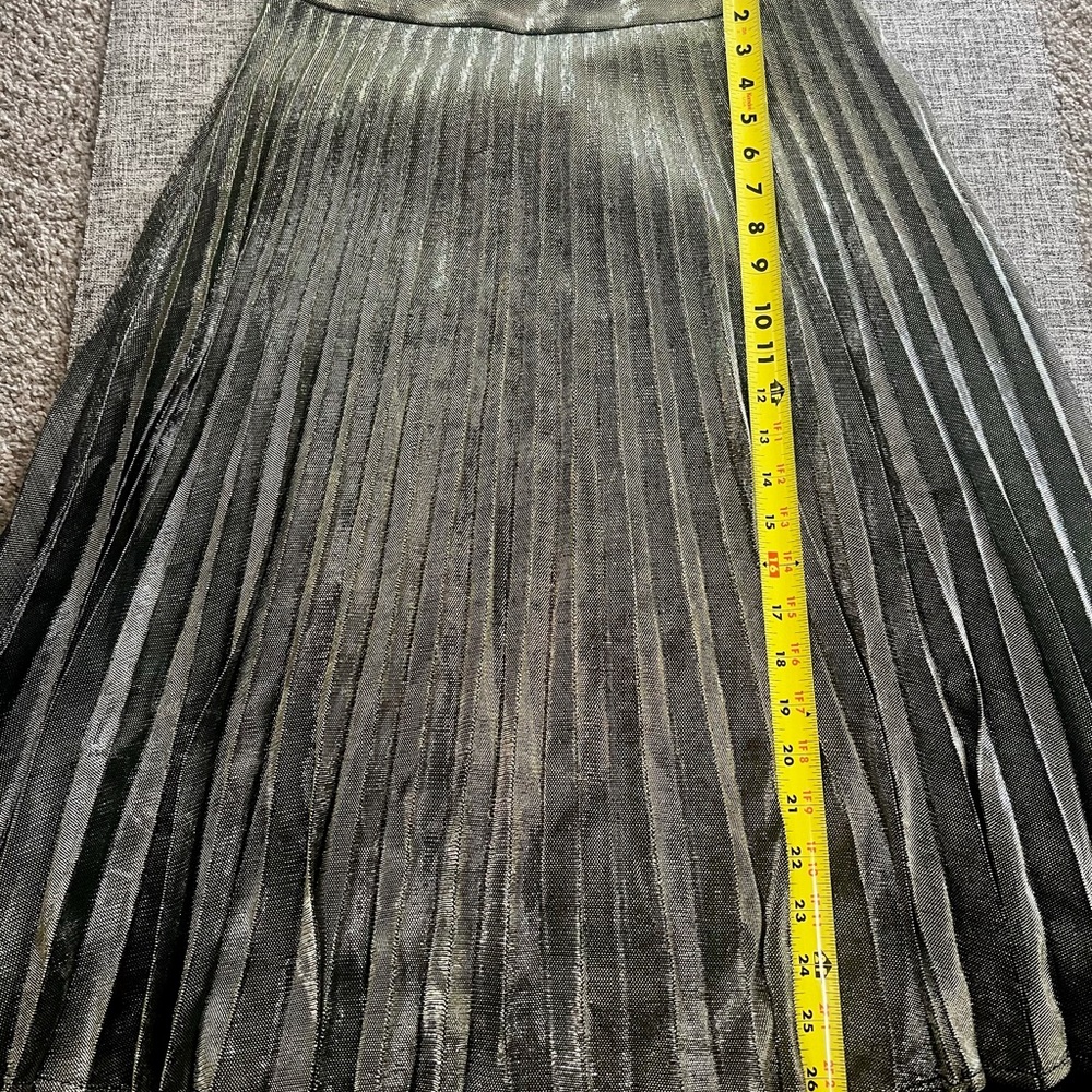 Lulus Metallic Pleated Mini Skirt Black Gold Shimmer skirt  Size Medium - Picture 4 of 8